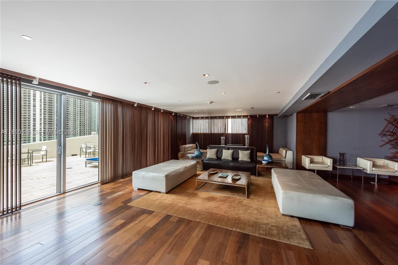 335 S Biscayne Blvd #2512 Miami, FL 33131