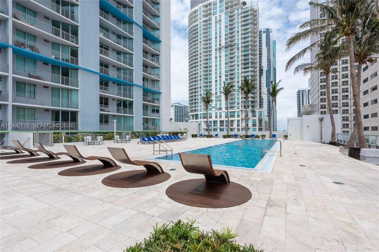 335 S Biscayne Blvd #2512 Miami, FL 33131