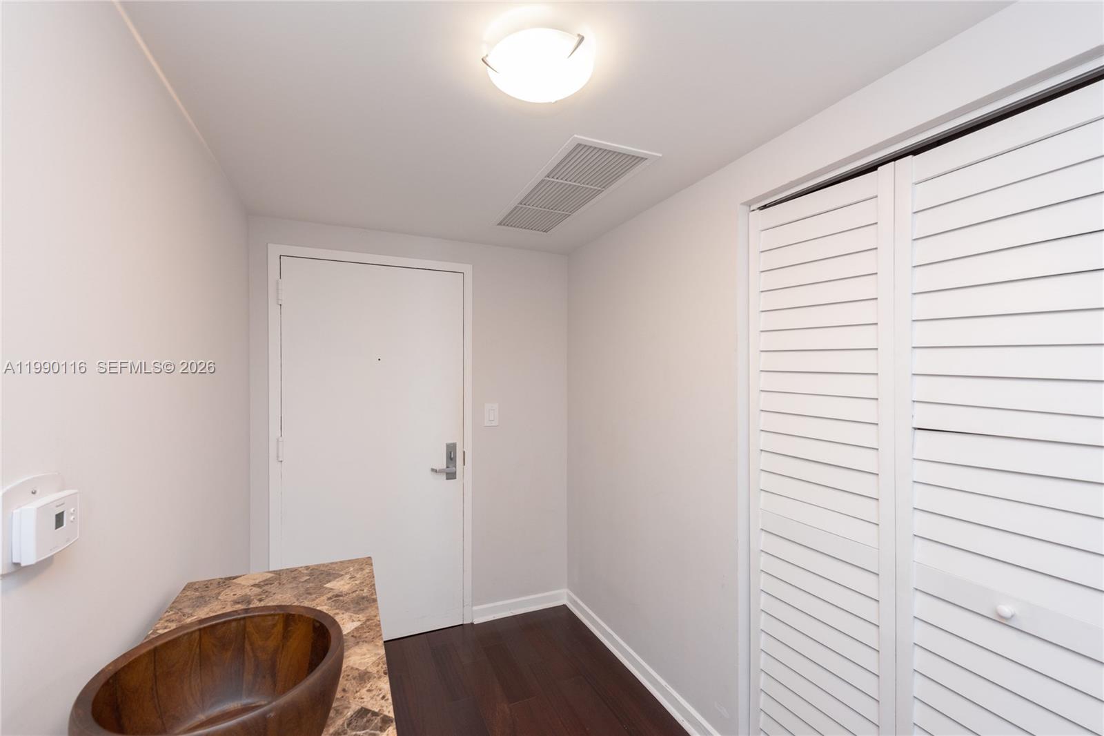 335 S Biscayne Blvd #2512 Miami, FL 33131