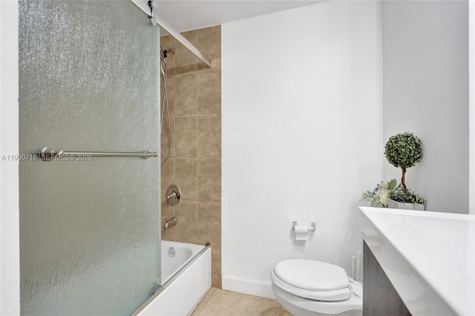 2640 S University Dr #112 Davie, FL 33328