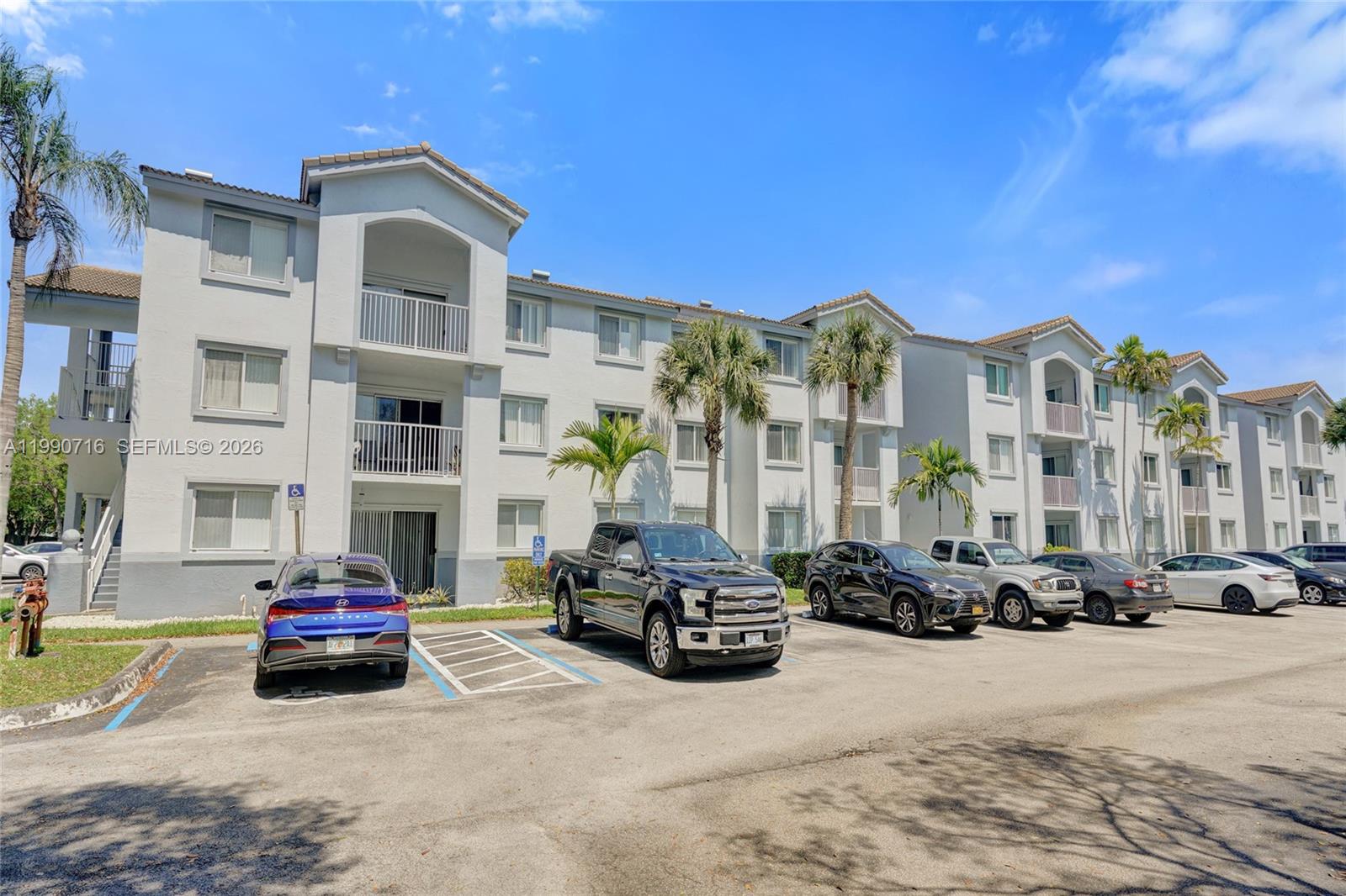 2640 S University Dr #112 Davie, FL 33328