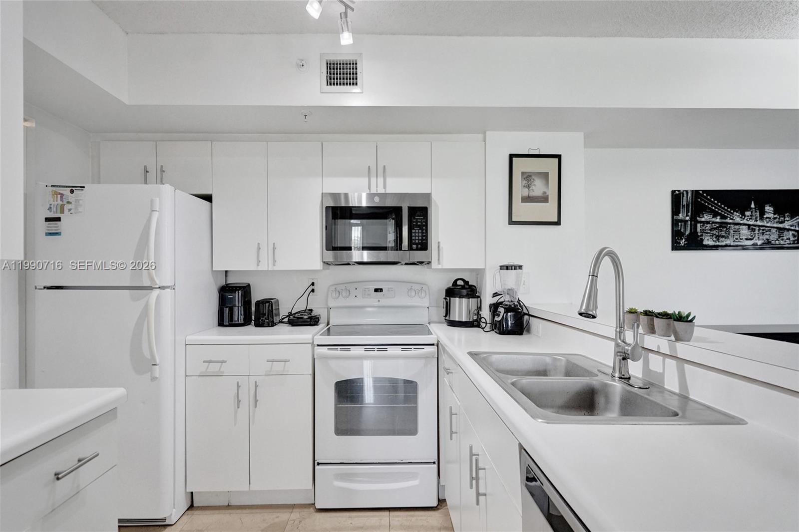 2640 S University Dr #112 Davie, FL 33328