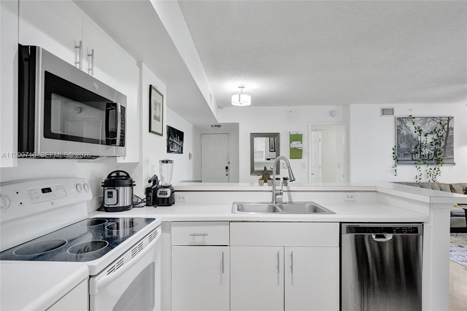 2640 S University Dr #112 Davie, FL 33328