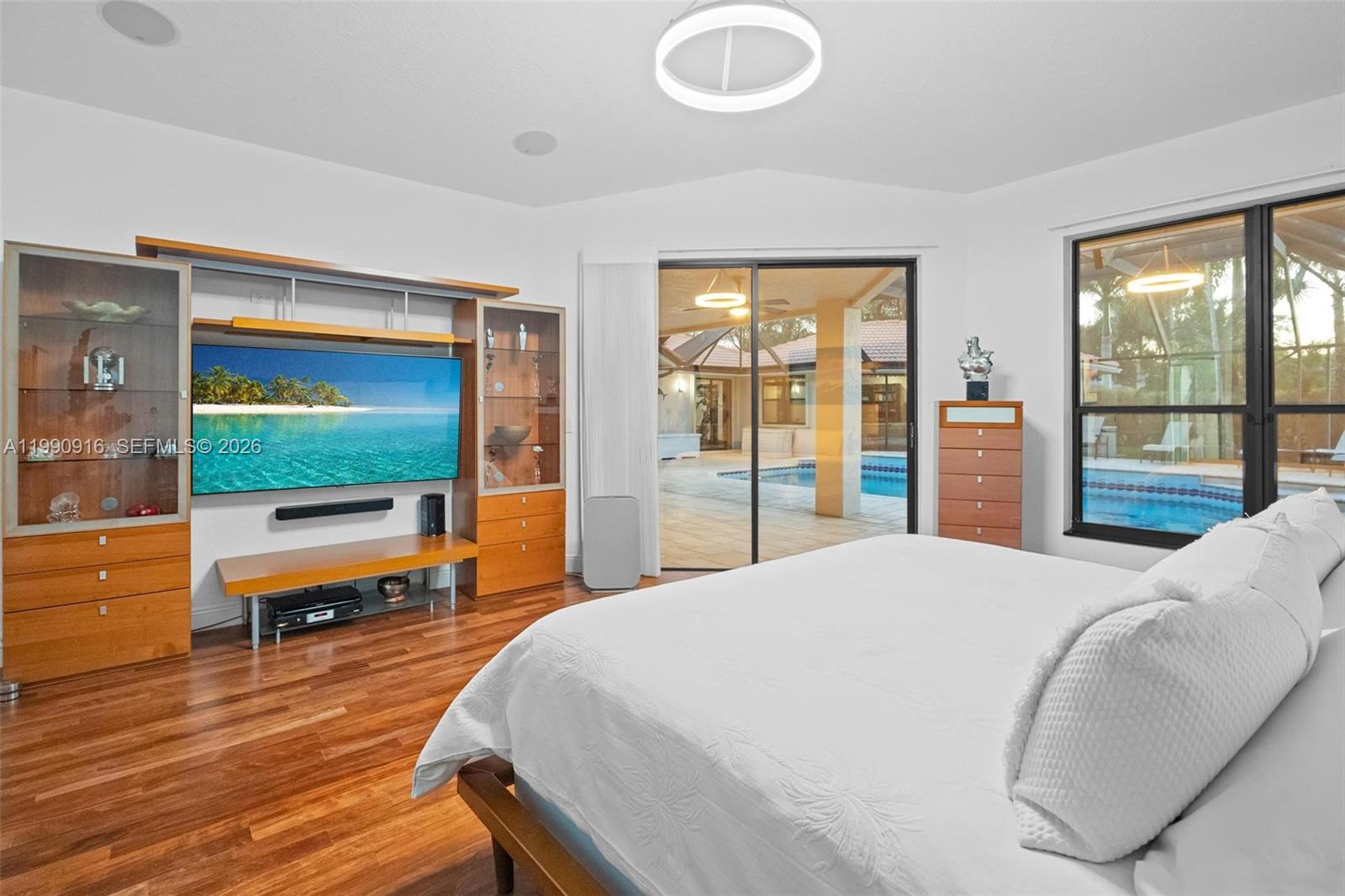 392 Coconut Cir Weston, FL 33326