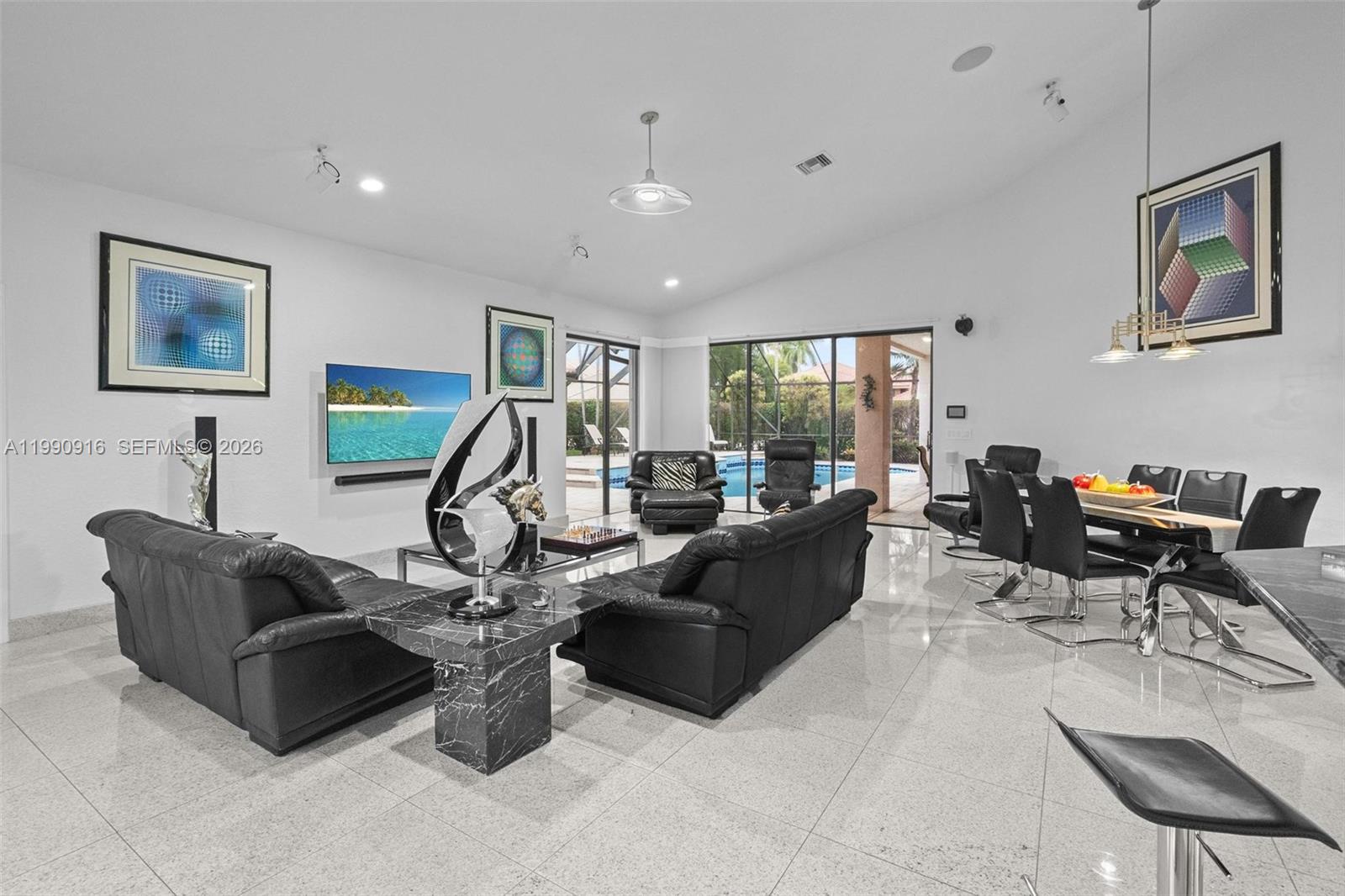 392 Coconut Cir Weston, FL 33326