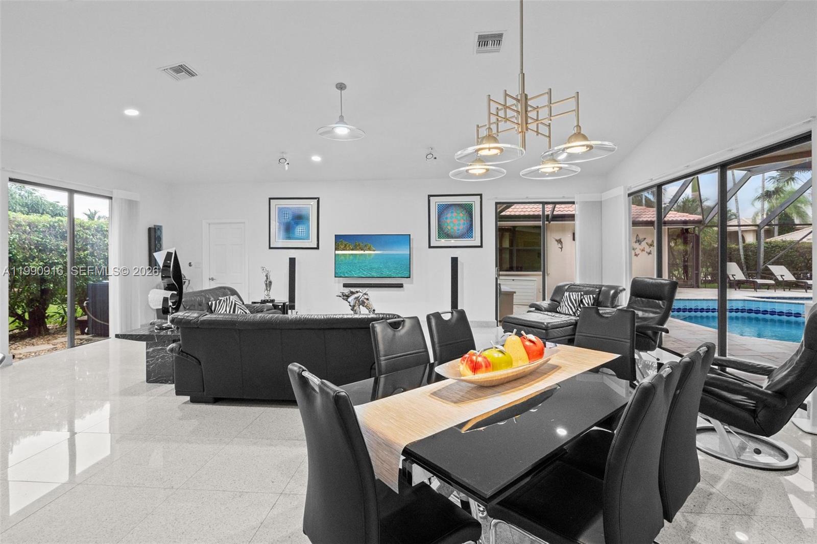 392 Coconut Cir Weston, FL 33326