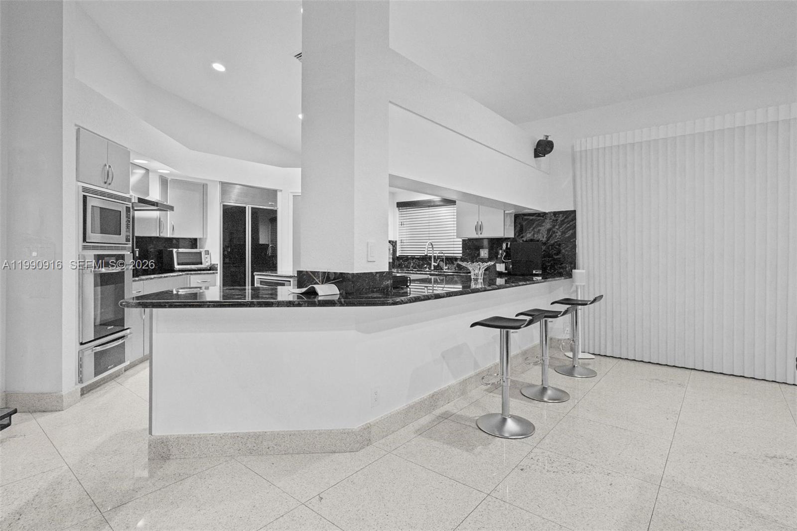 392 Coconut Cir Weston, FL 33326