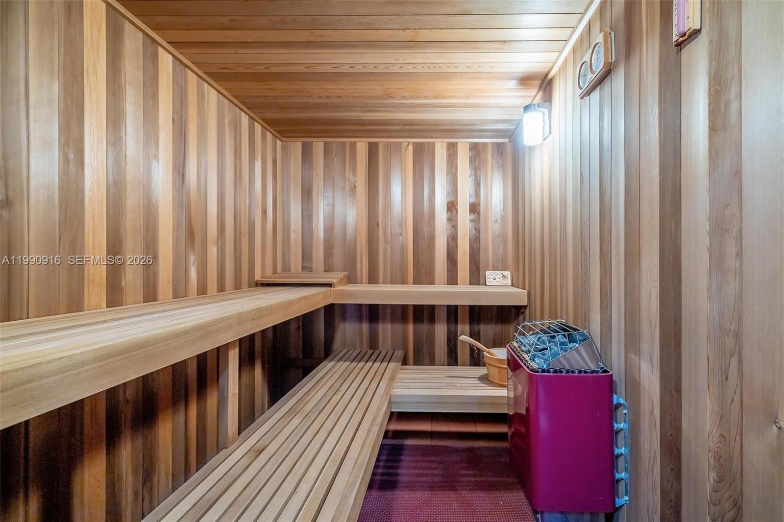 392 Coconut Cir Weston, FL 33326