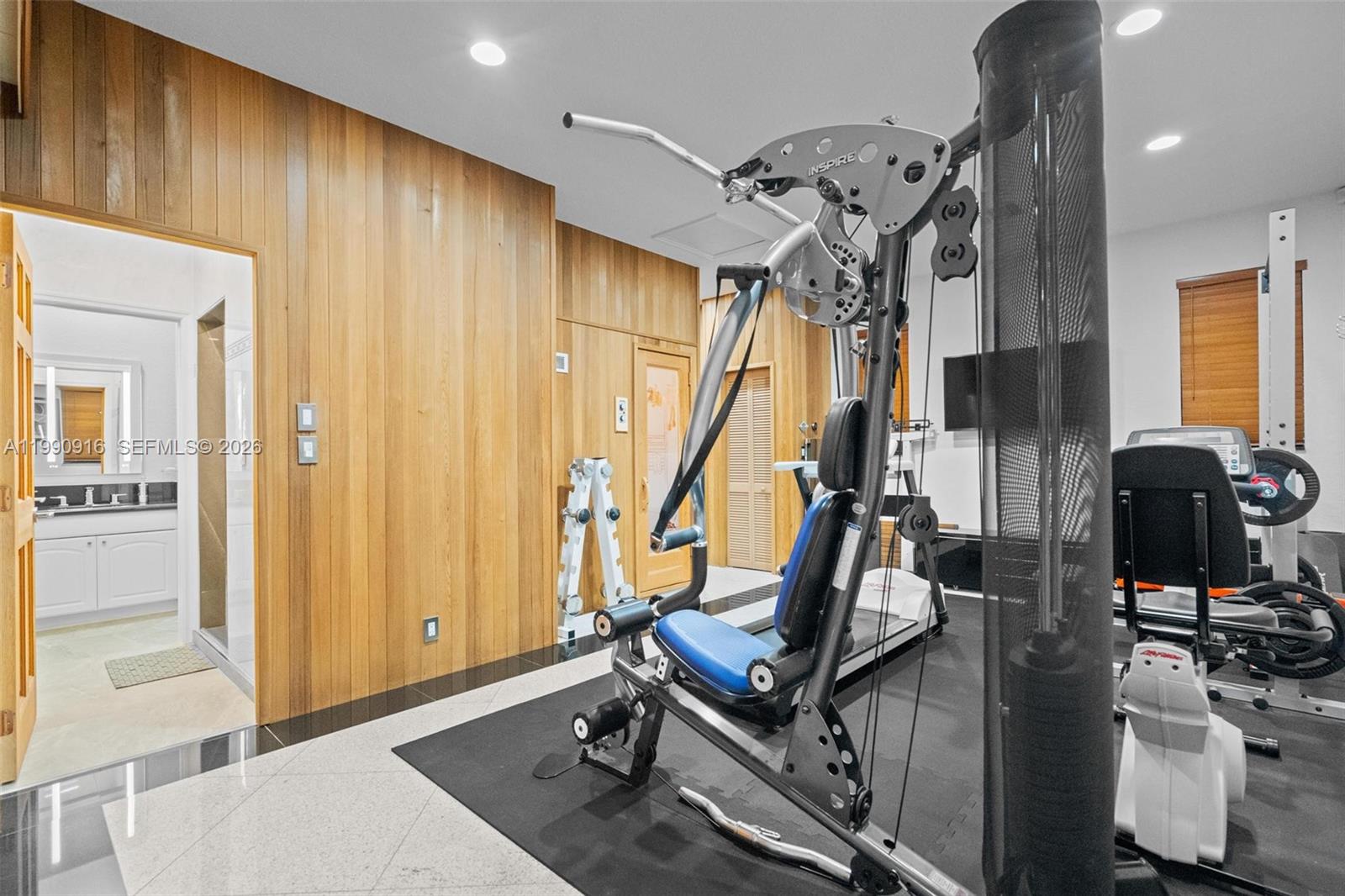 392 Coconut Cir Weston, FL 33326