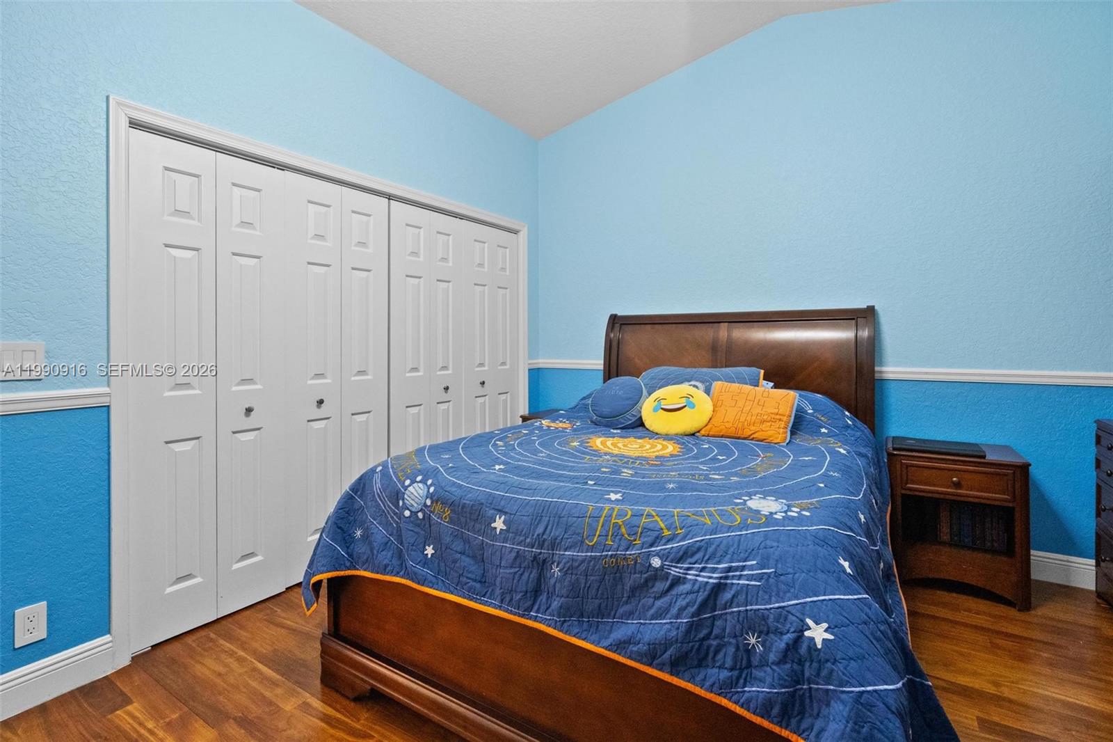 392 Coconut Cir Weston, FL 33326