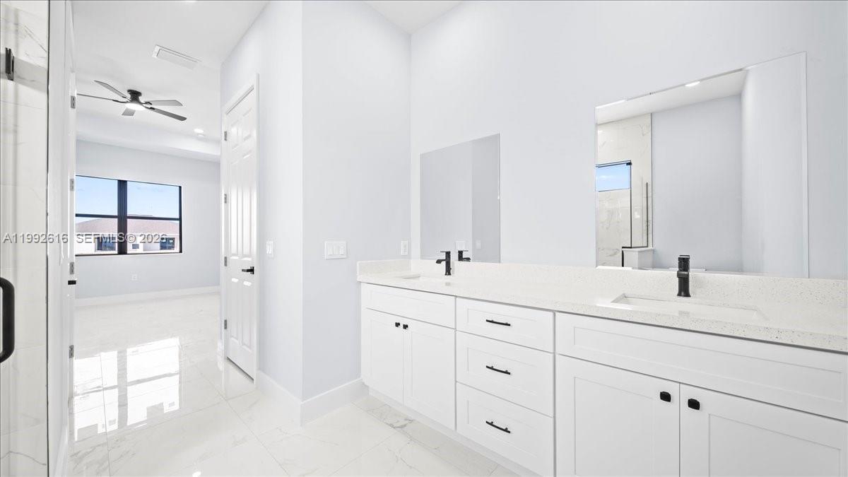 1201 15th Ter Cape Coral, FL 33909