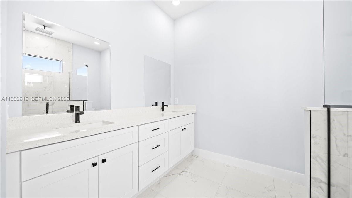 1201 15th Ter Cape Coral, FL 33909