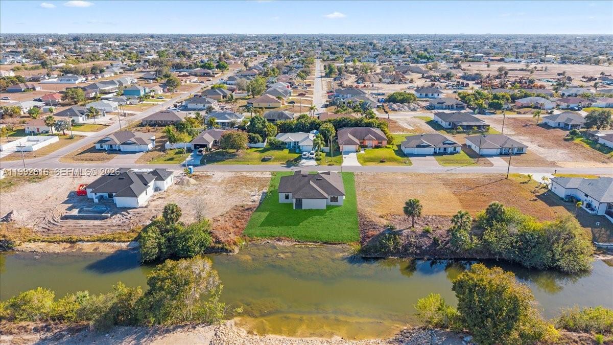 1201 15th Ter Cape Coral, FL 33909