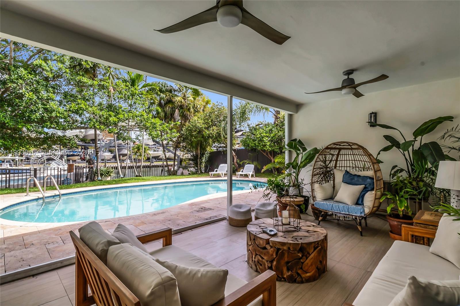 2025 Arch Crk Dr North Miami, FL 33181