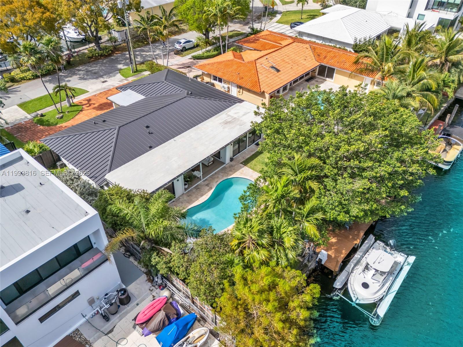 2025 Arch Crk Dr North Miami, FL 33181