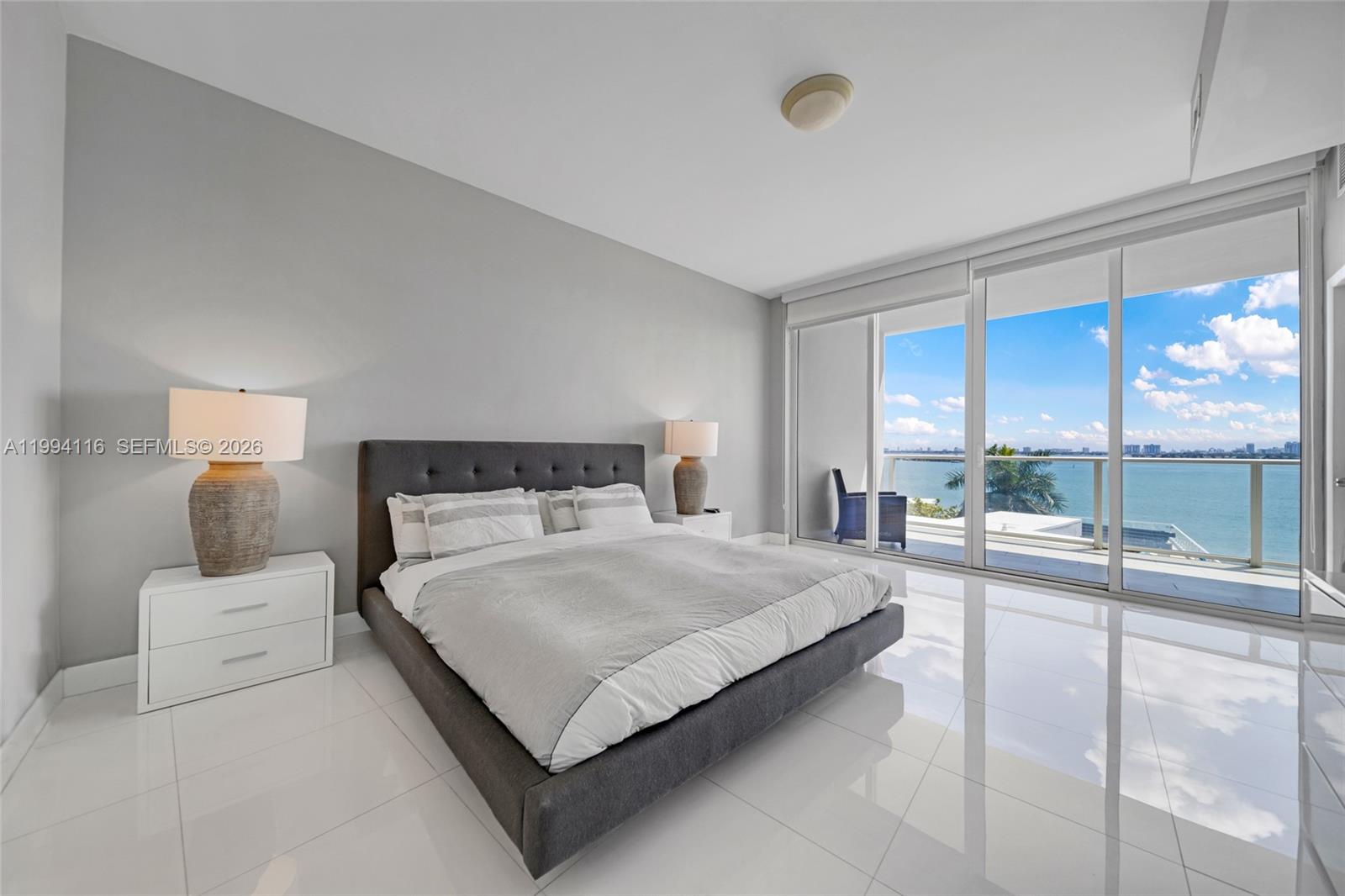 image Paramount Bay11