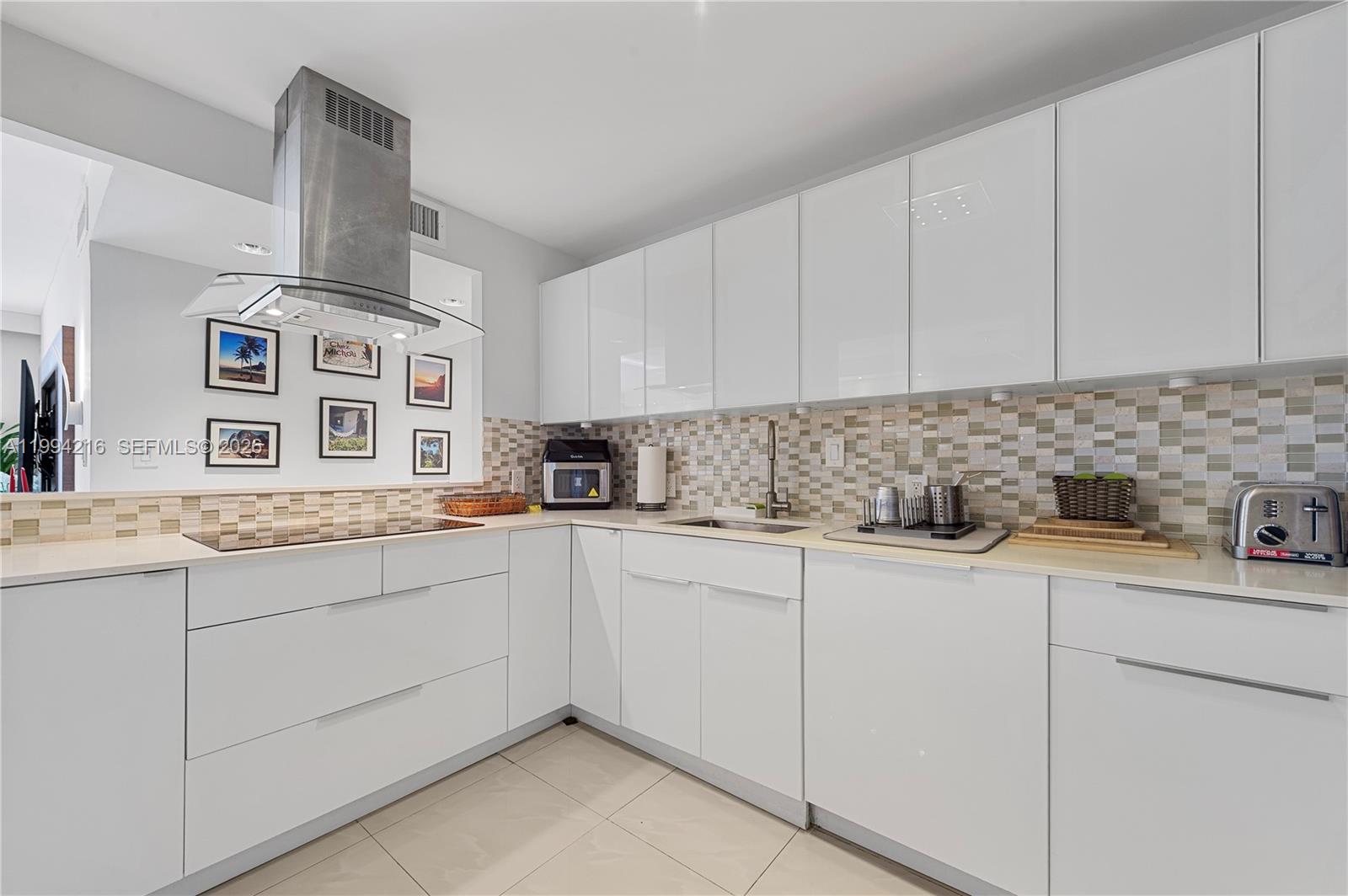 image Arlen House East14