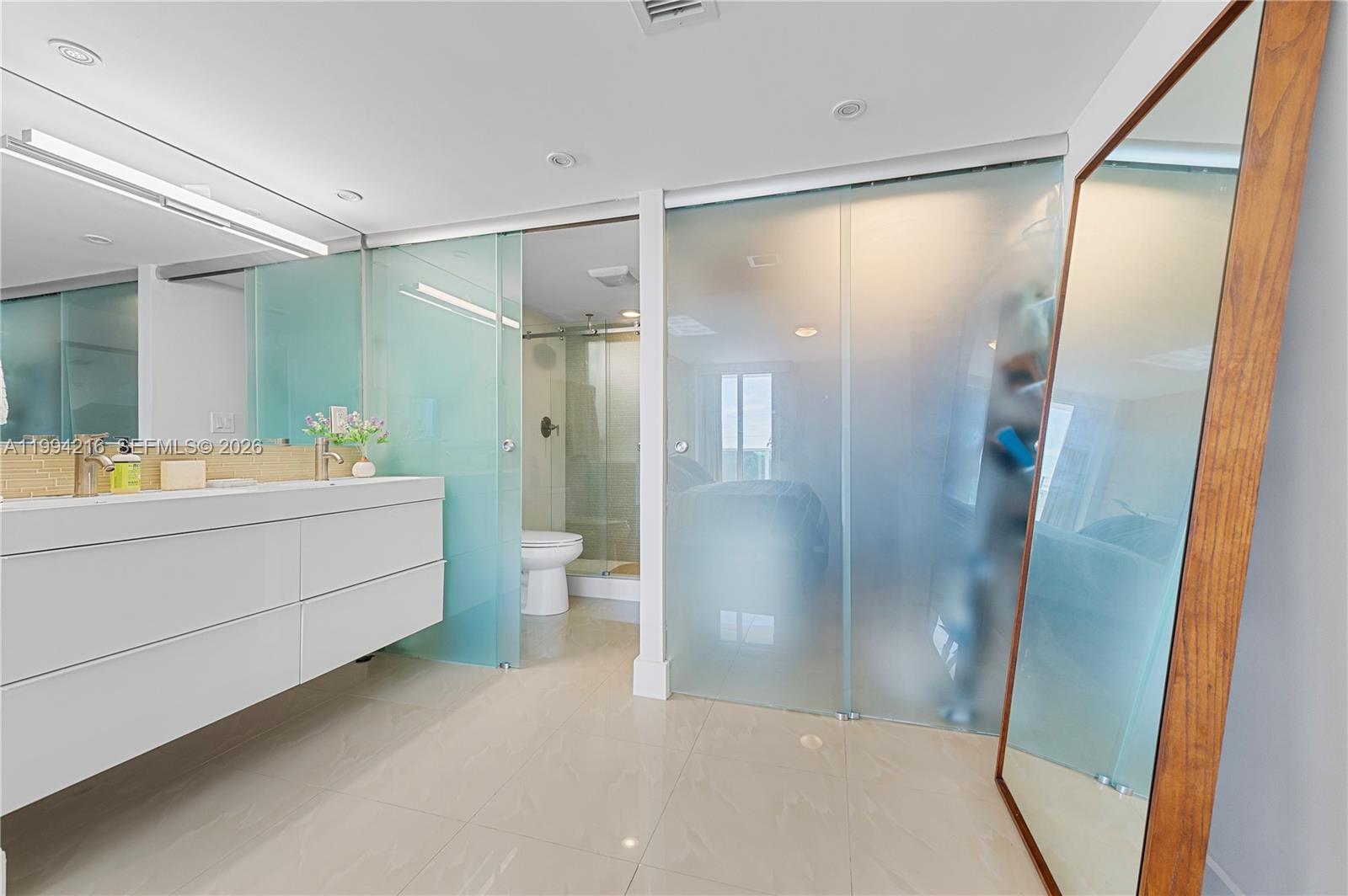 image Arlen House East25