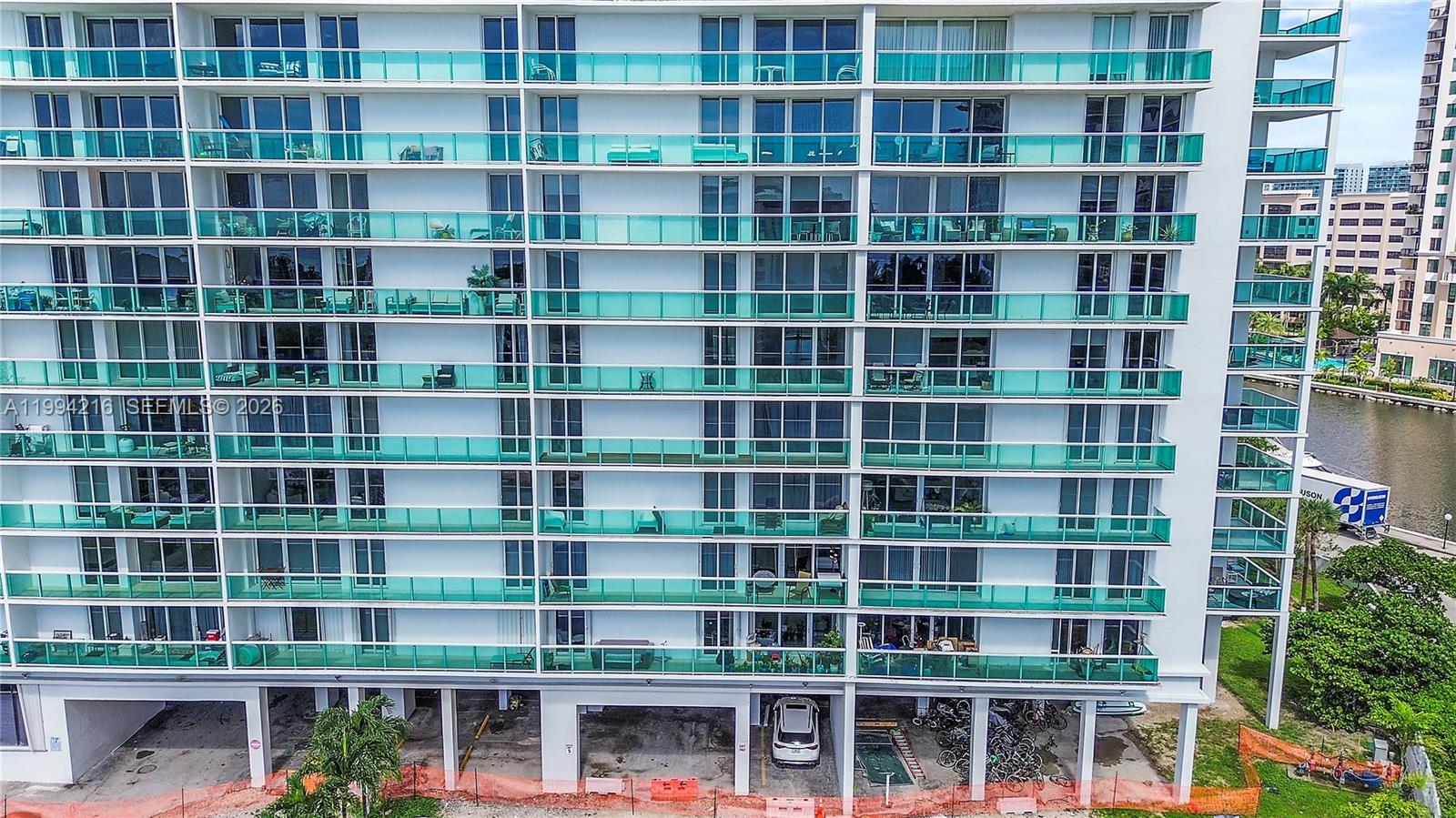 image Arlen House East32