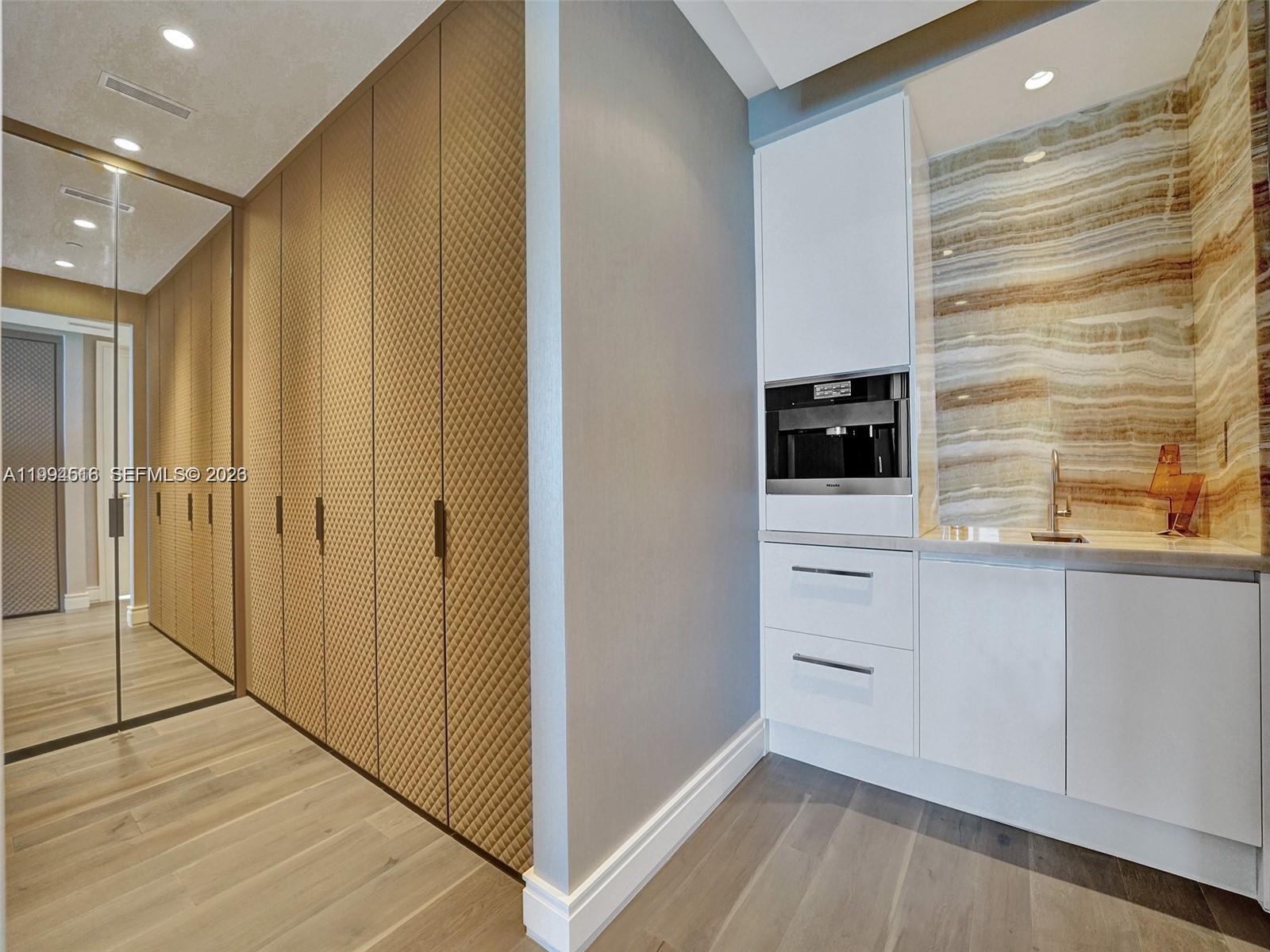 17901 Collins #2301 Sunny Isles Beach, FL 33160