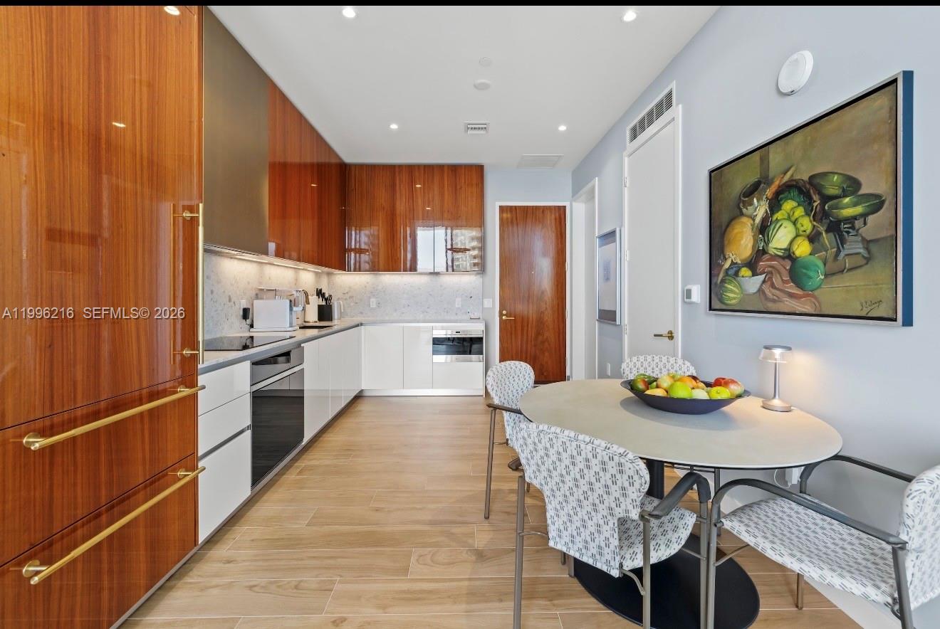 2655 S Bayshore Dr #1906 Miami, FL 33133