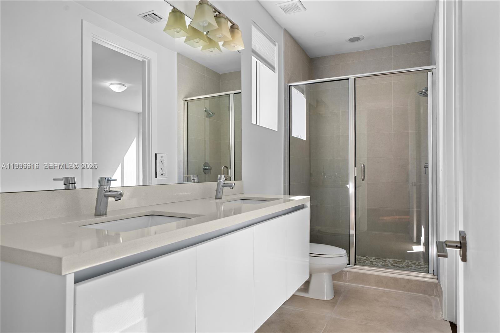 9830 NW 74th Ter Doral, FL 33178