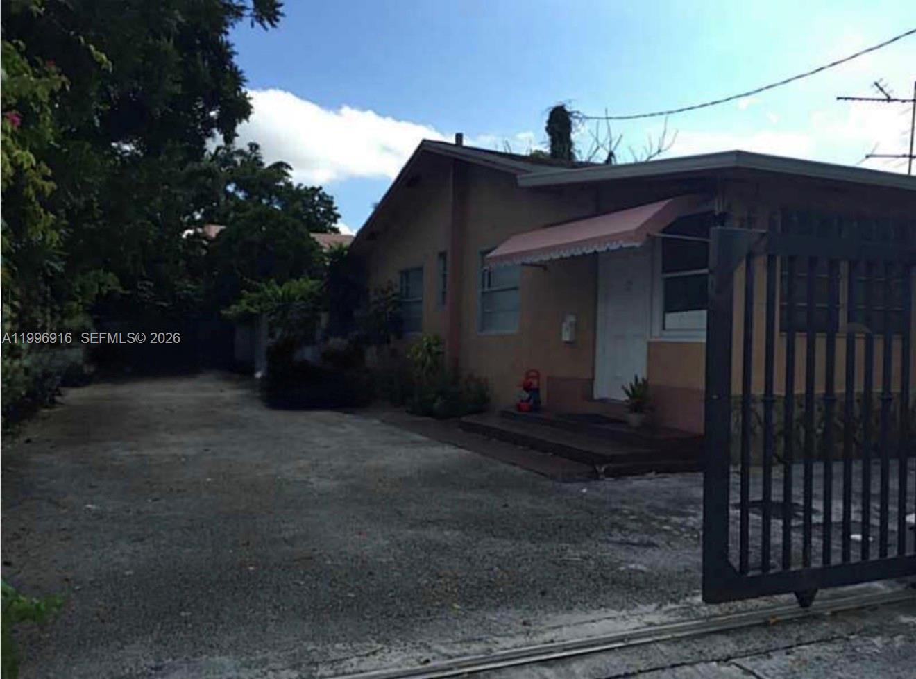 2528 SW 16th St Miami, FL 33145