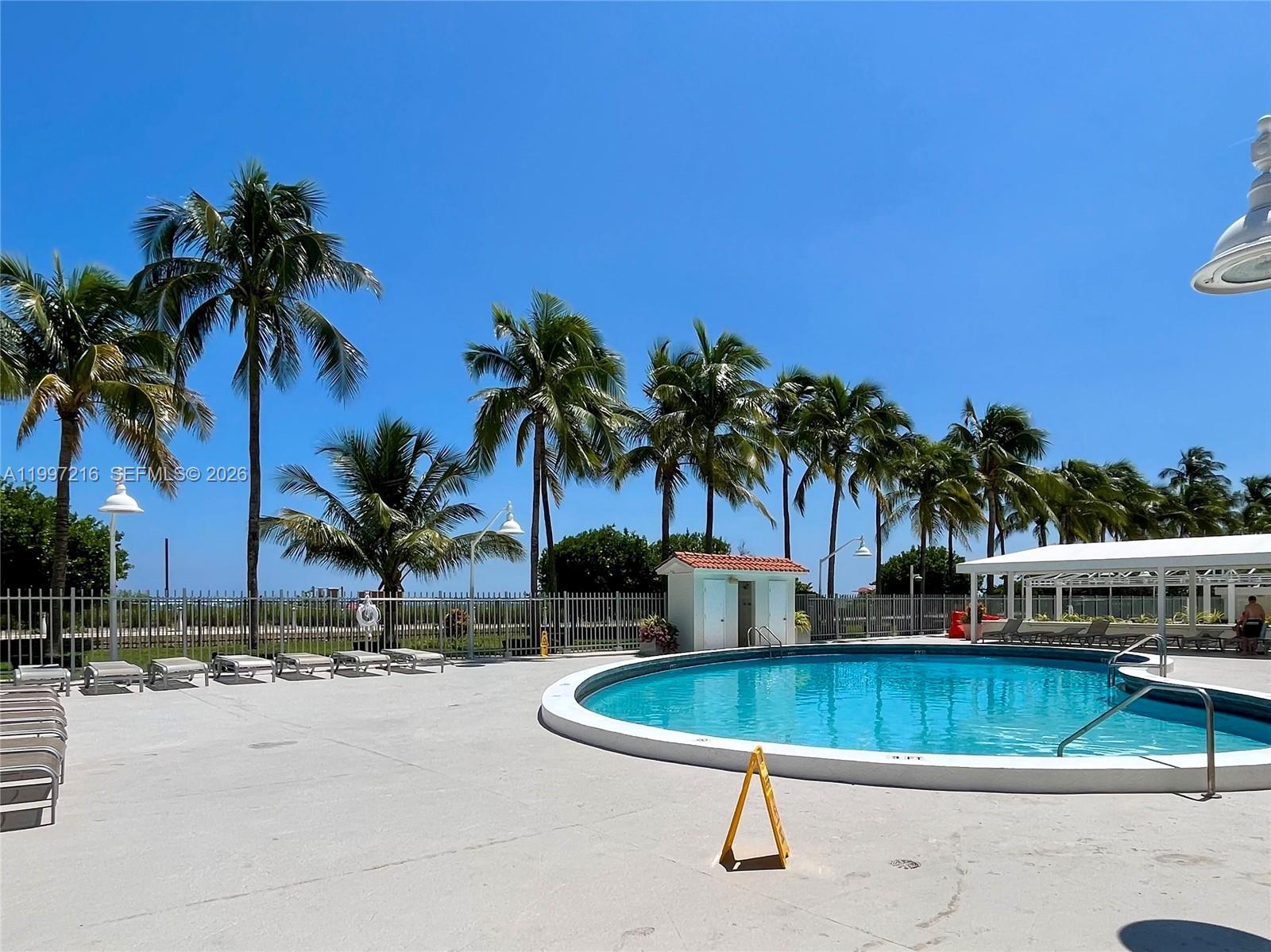 2899 Collins Ave #424 Miami Beach, FL 33140
