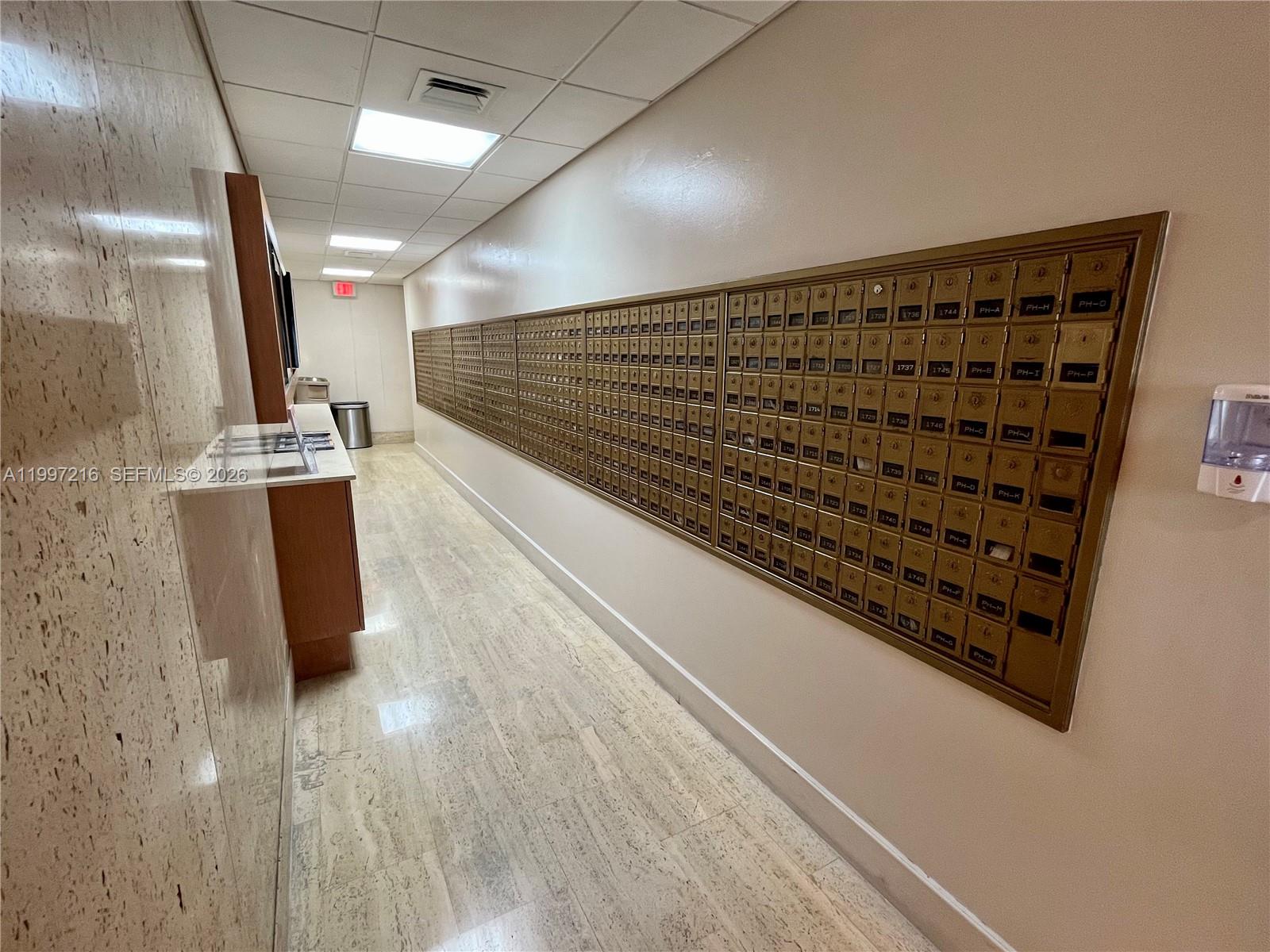 2899 Collins Ave #424 Miami Beach, FL 33140