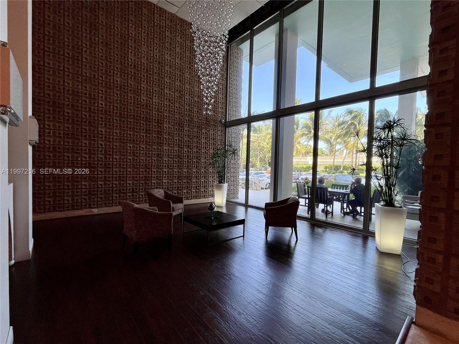 2899 Collins Ave #424 Miami Beach, FL 33140
