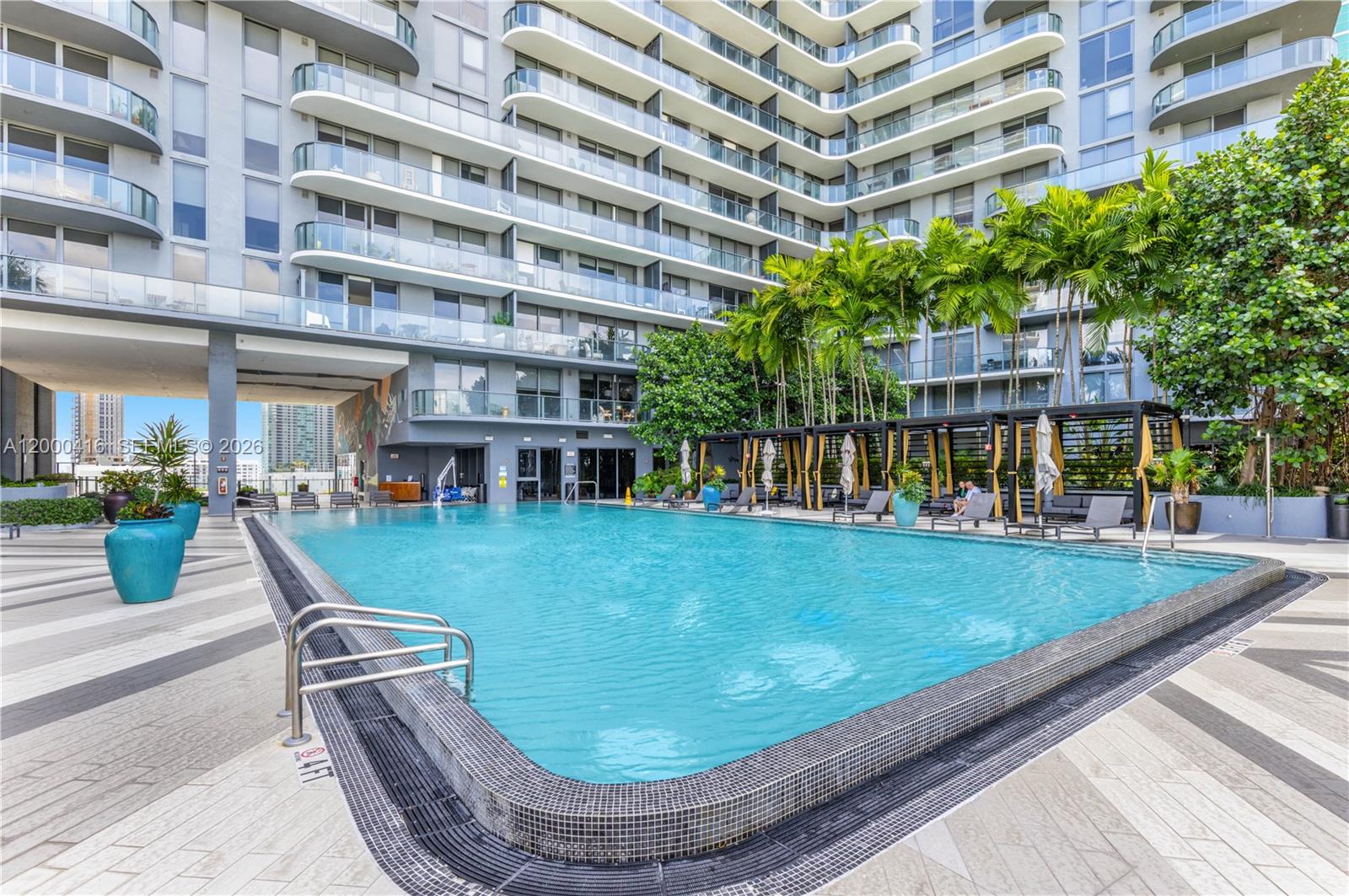 121 NE 34th St #2602