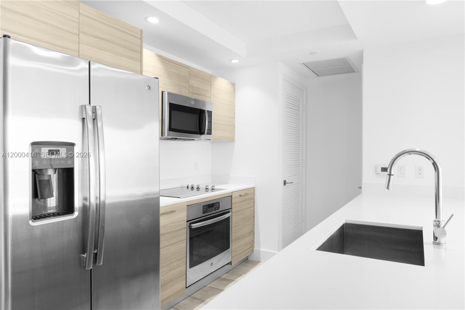 121 NE 34th St #2602 Miami, FL 33137