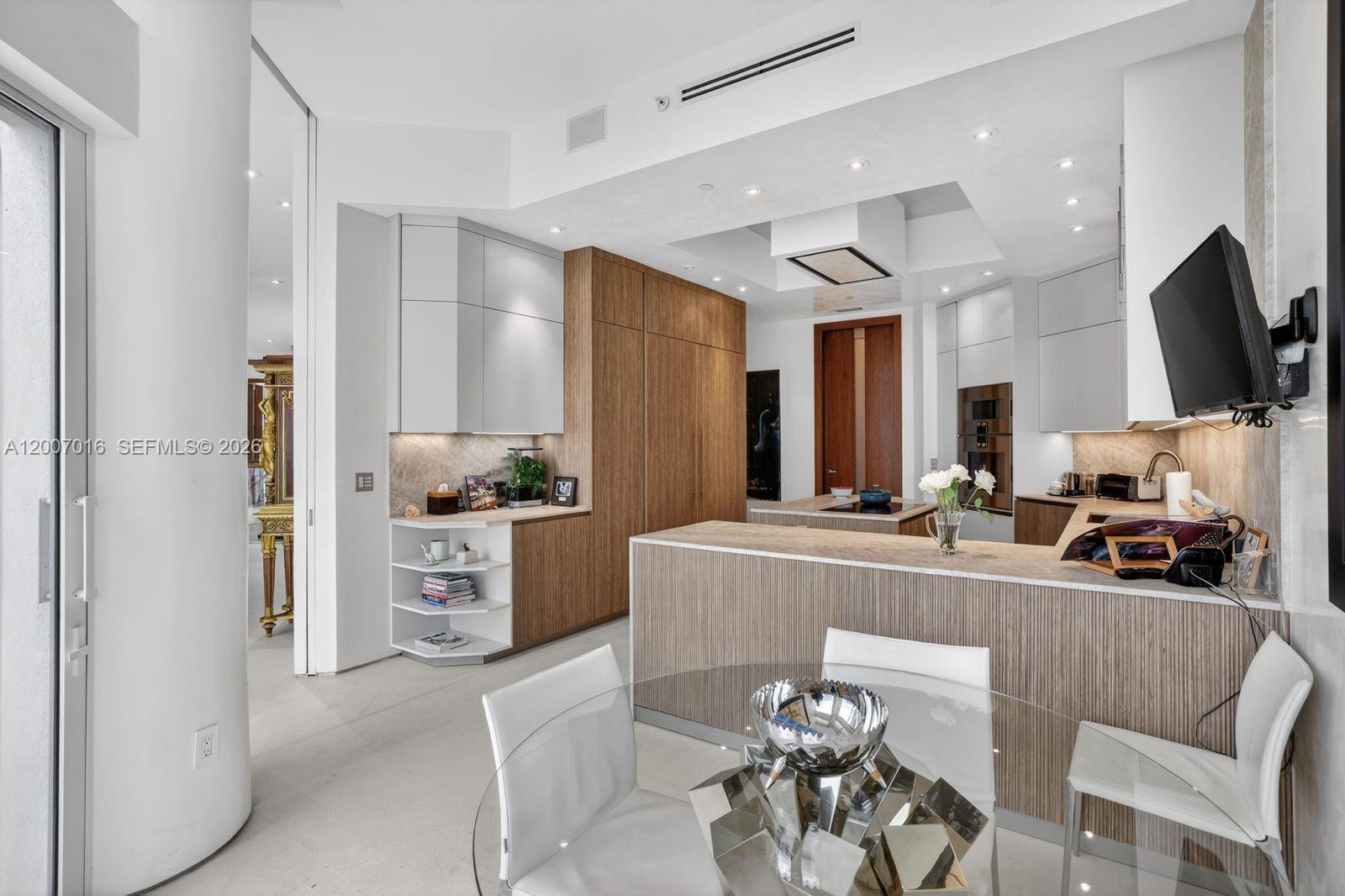 2600 Island Blvd #PH-1 Aventura, FL 33160