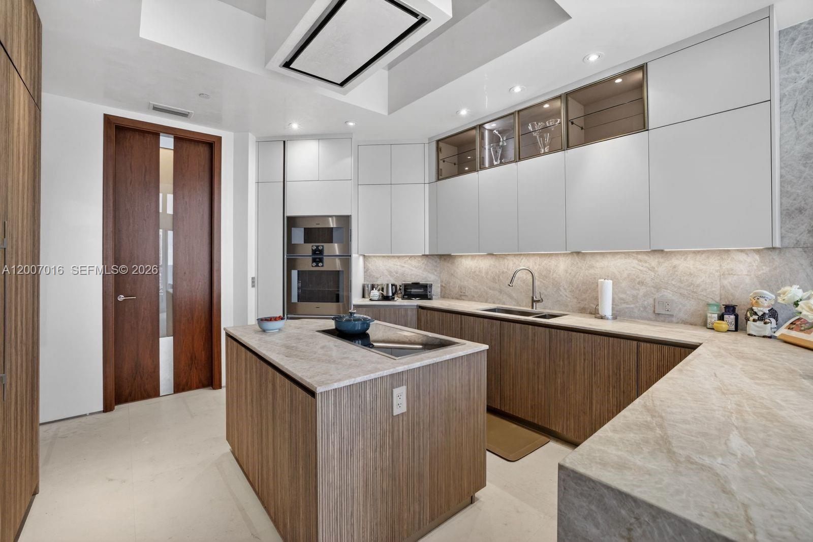 2600 Island Blvd #PH-1 Aventura, FL 33160