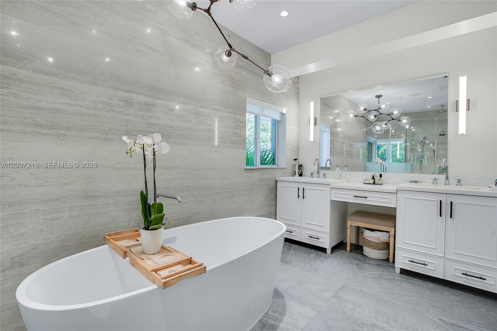 815 NE 76th St Miami, FL 33138