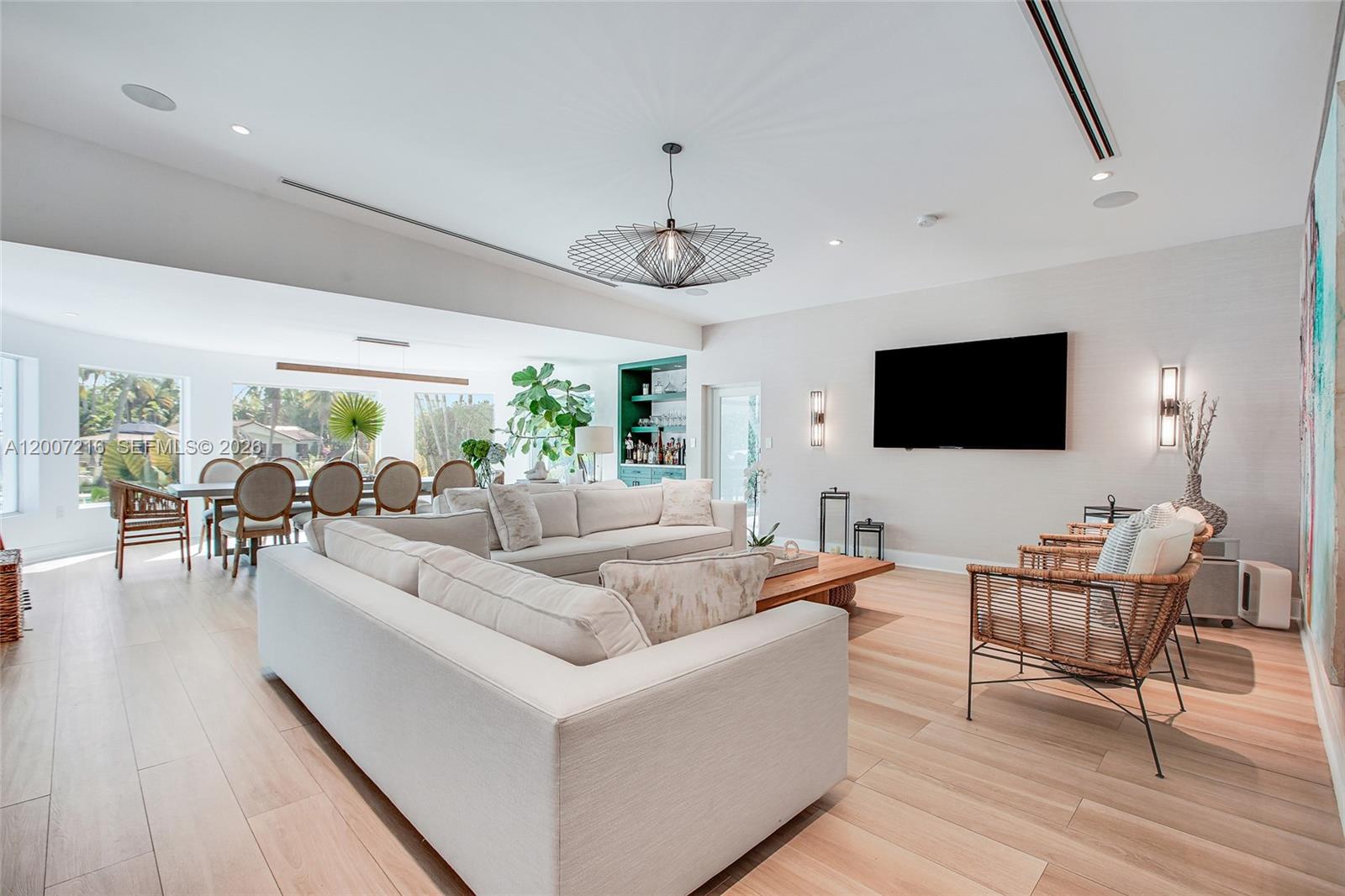 815 NE 76th St Miami, FL 33138