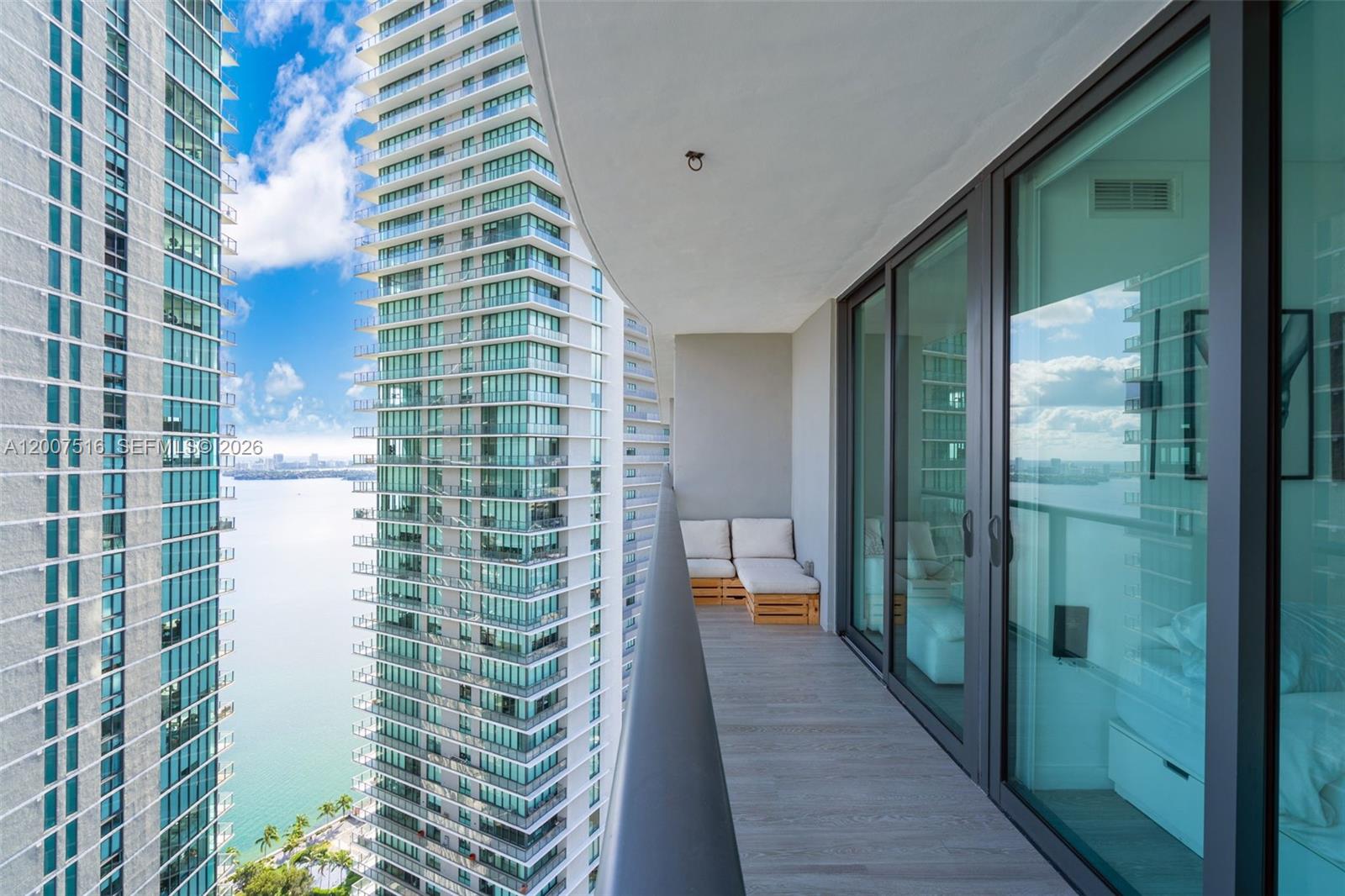 image Paraiso Bayviews24