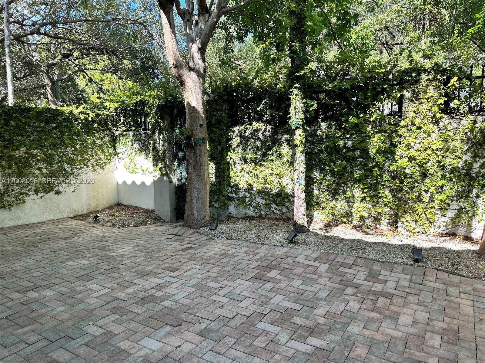 3054 Mcdonald St #8 Miami, FL 33133