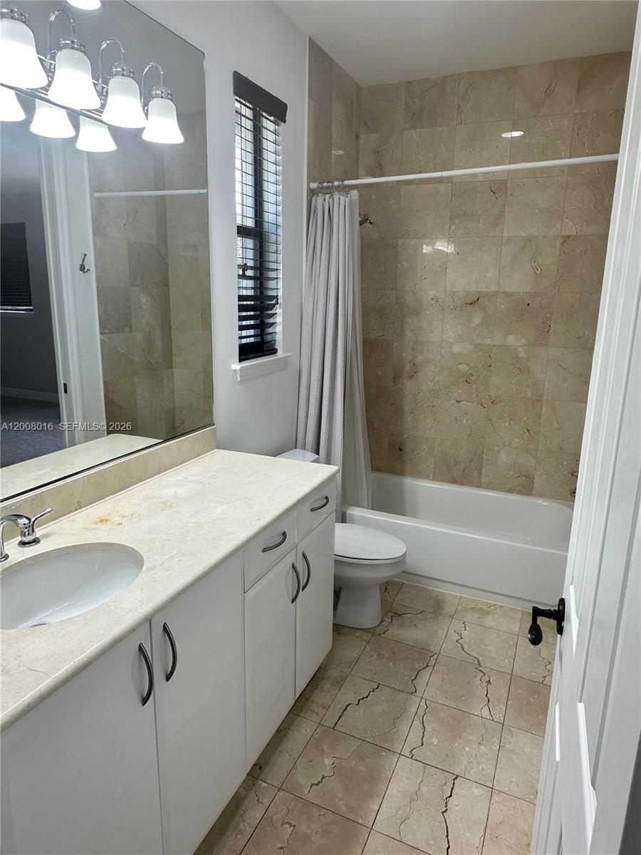 3054 Mcdonald St #8 Miami, FL 33133