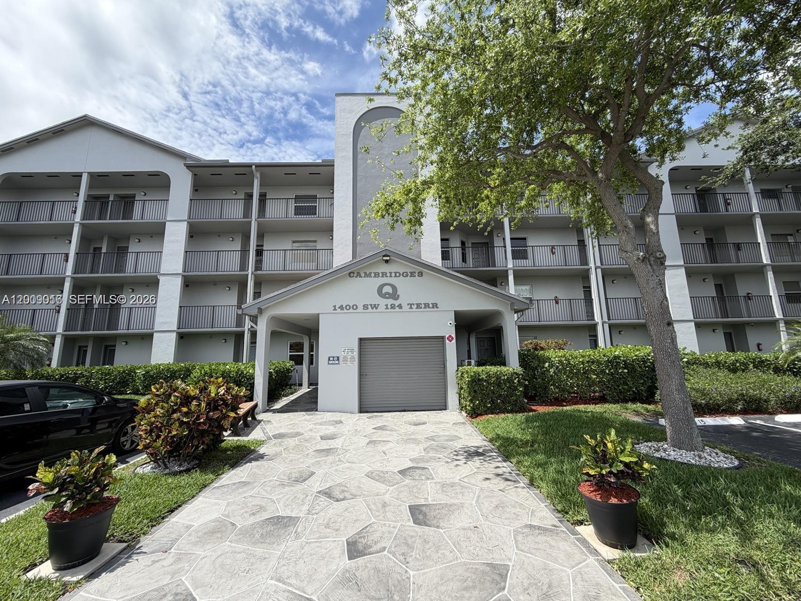 1400 SW 124th Ter #402Q
