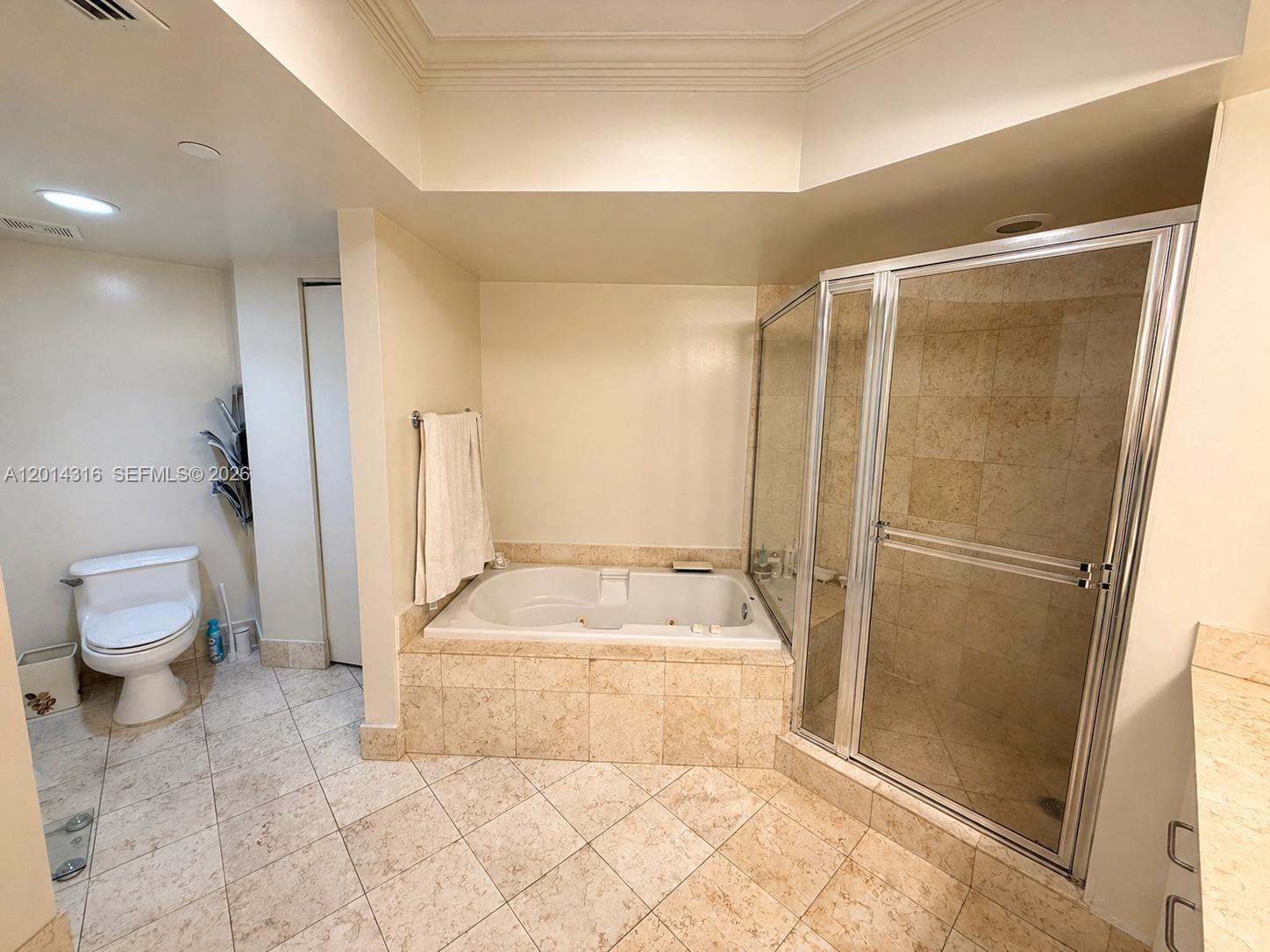 21055 Yacht Clb Dr #2403 Aventura, FL 33180