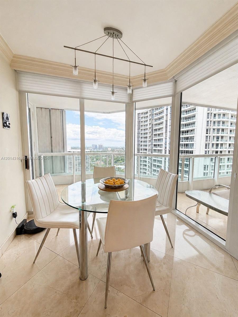 21055 Yacht Clb Dr #2403 Aventura, FL 33180