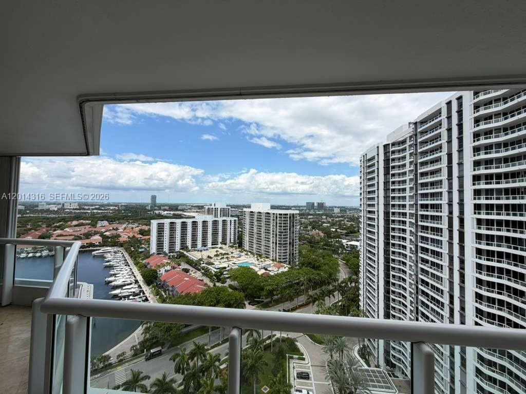 21055 Yacht Clb Dr #2403 Aventura, FL 33180