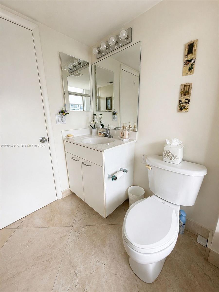 21055 Yacht Clb Dr #2403 Aventura, FL 33180