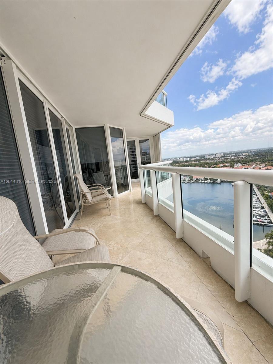 21055 Yacht Clb Dr #2403 Aventura, FL 33180
