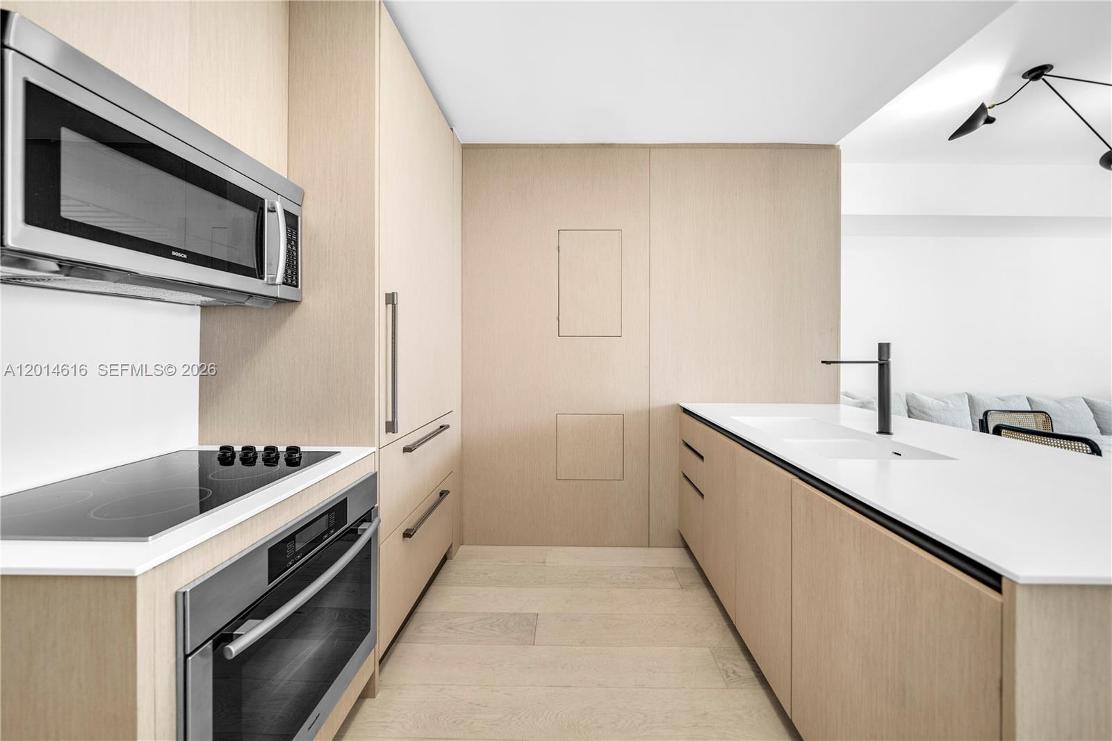 50 S Pointe Dr #607 Miami Beach, FL 33139