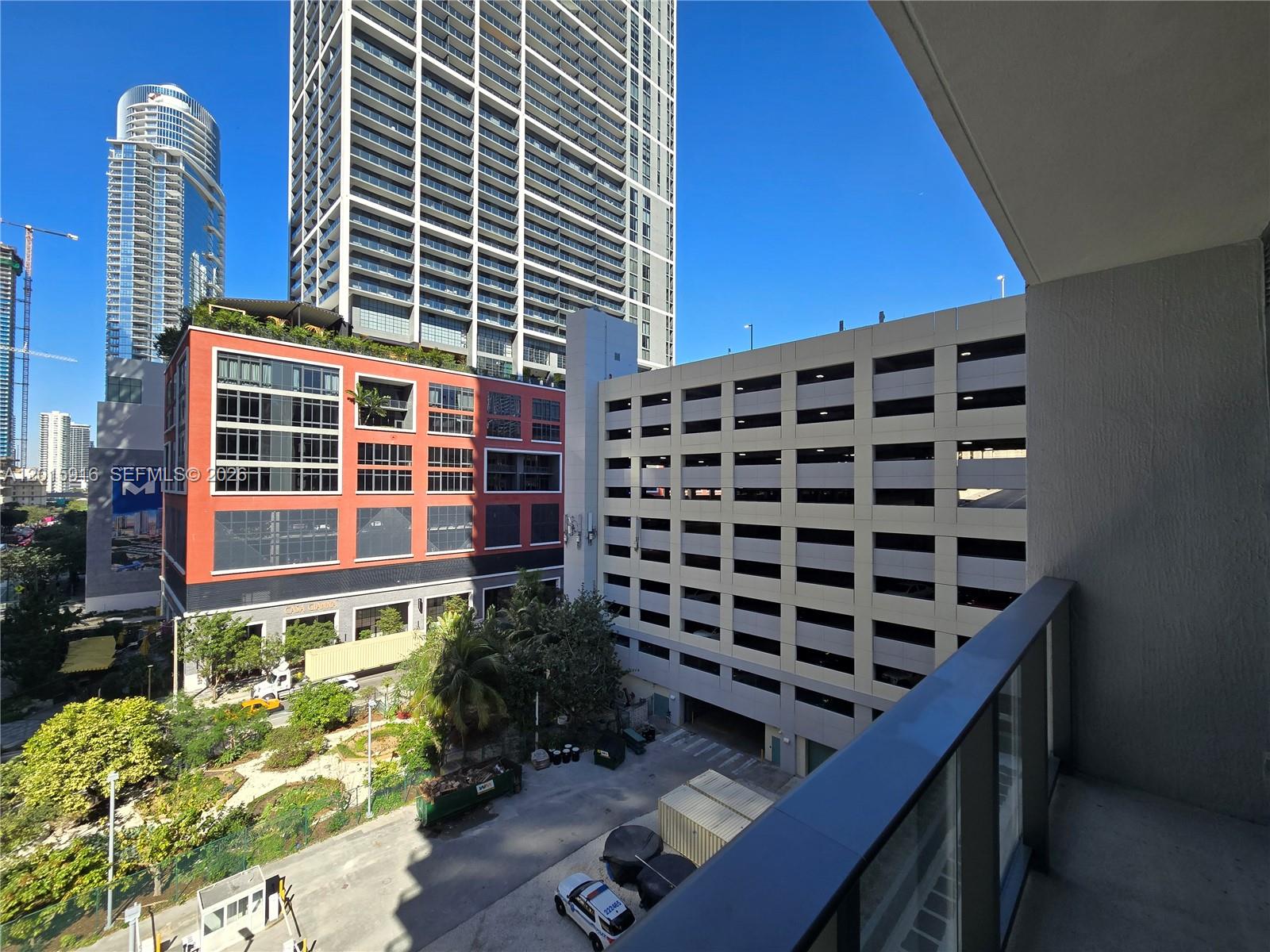 121 NE 5th St #709 Miami, FL 33132