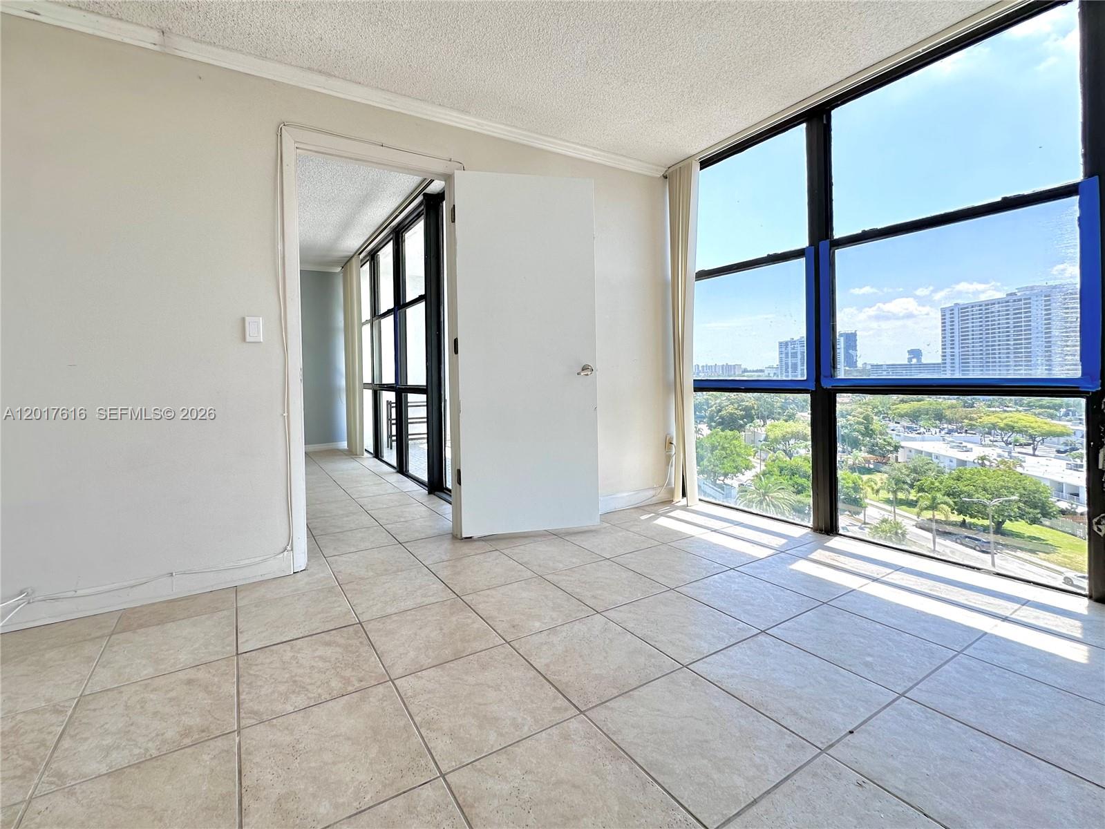800 Parkview Dr #1007 Hallandale Beach, FL 33009