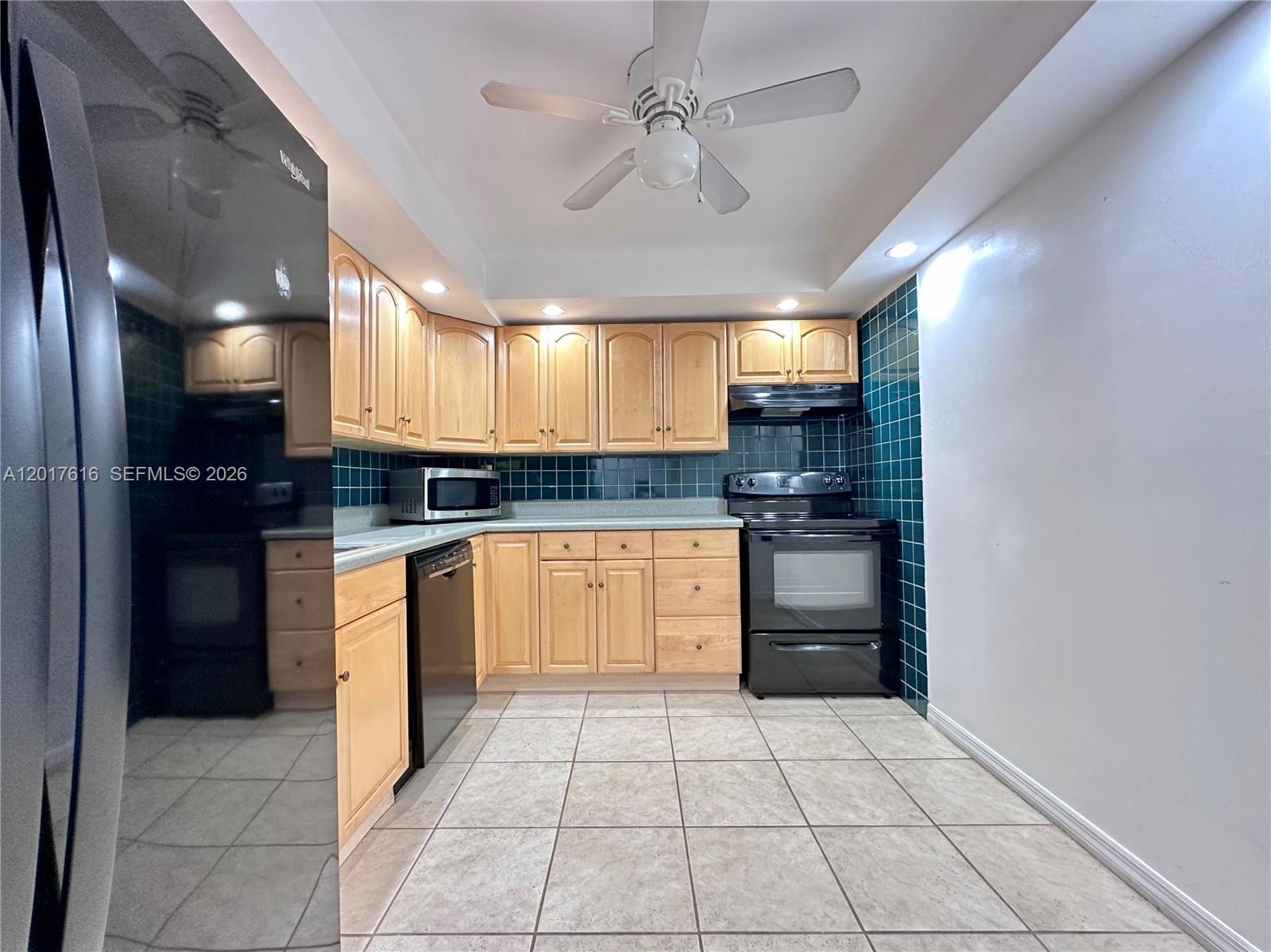 800 Parkview Dr #1007 Hallandale Beach, FL 33009