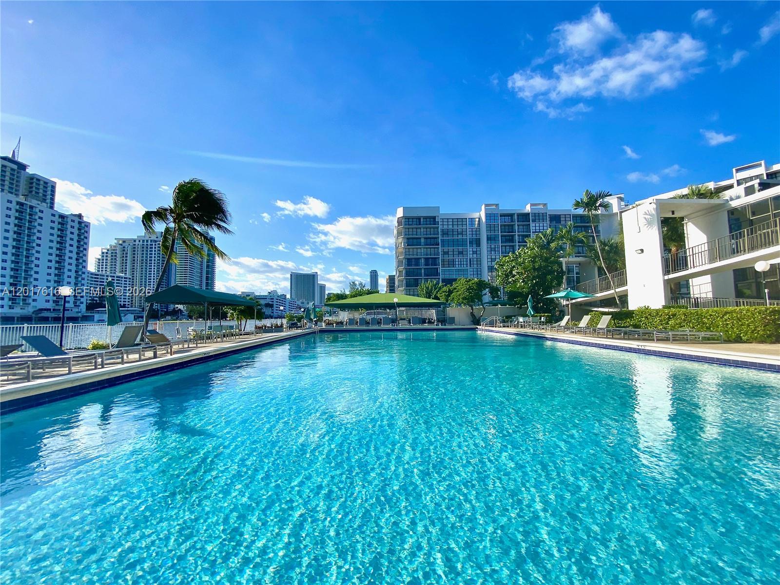 800 Parkview Dr #1007 Hallandale Beach, FL 33009